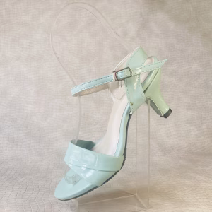 the aqua gloss mid heel sandal